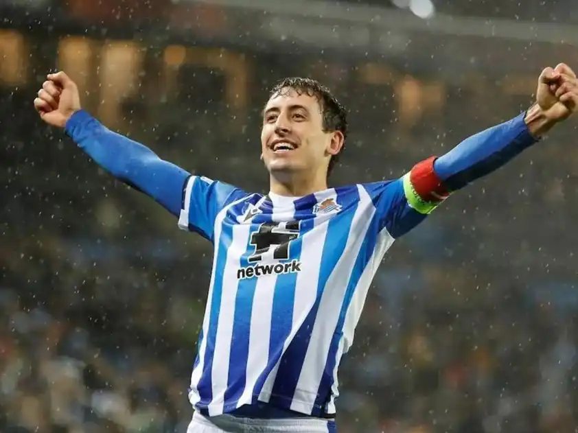Real Sociedad đang bay cao trên đôi cánh của đội trưởng của mình (Ảnh: Marca) Real Sociedad đang bay cao trên đôi cánh của đội trưởng của mình (Ảnh: Marca)